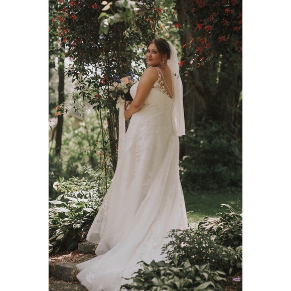 Wedding dress size 20 - Picture 1 of 7